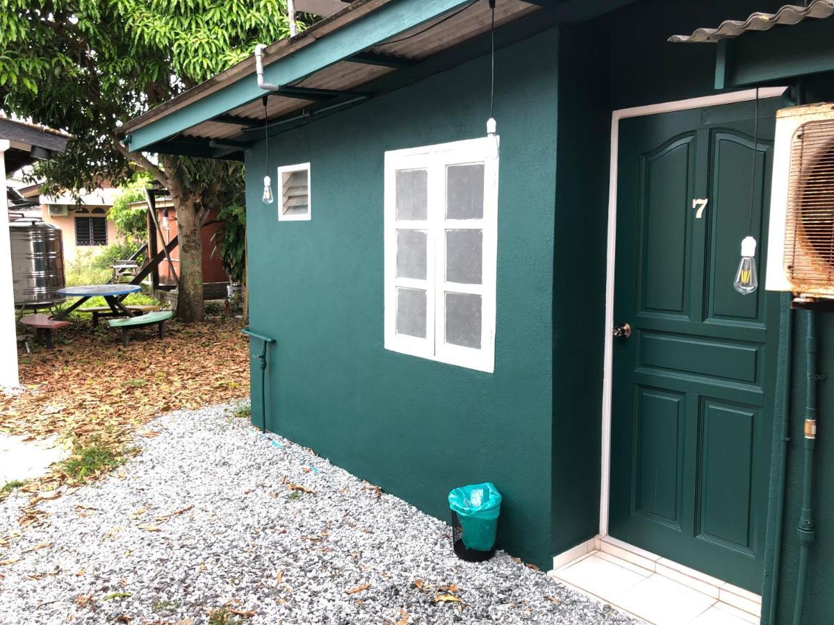 Rumah Tepi Istana *
